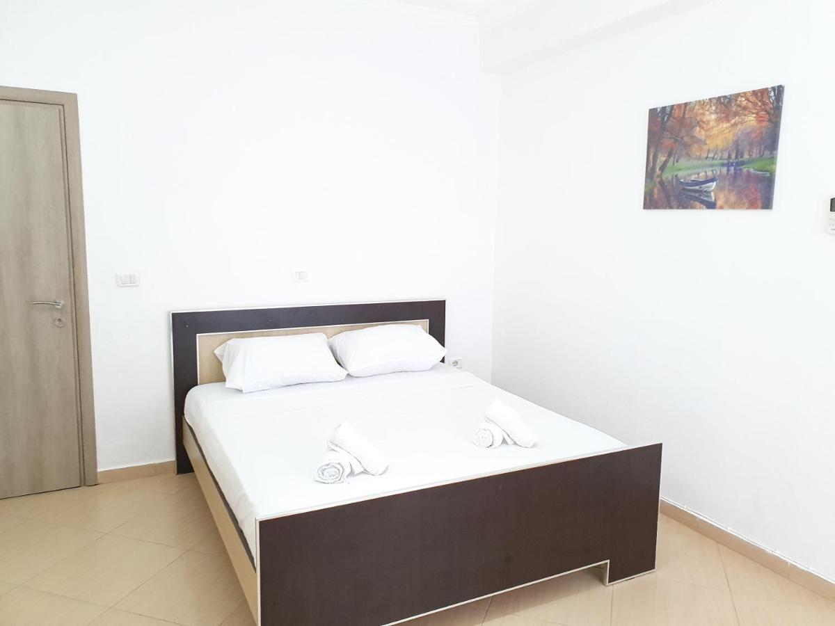Soare Hotel Ксамил Екстериор снимка
