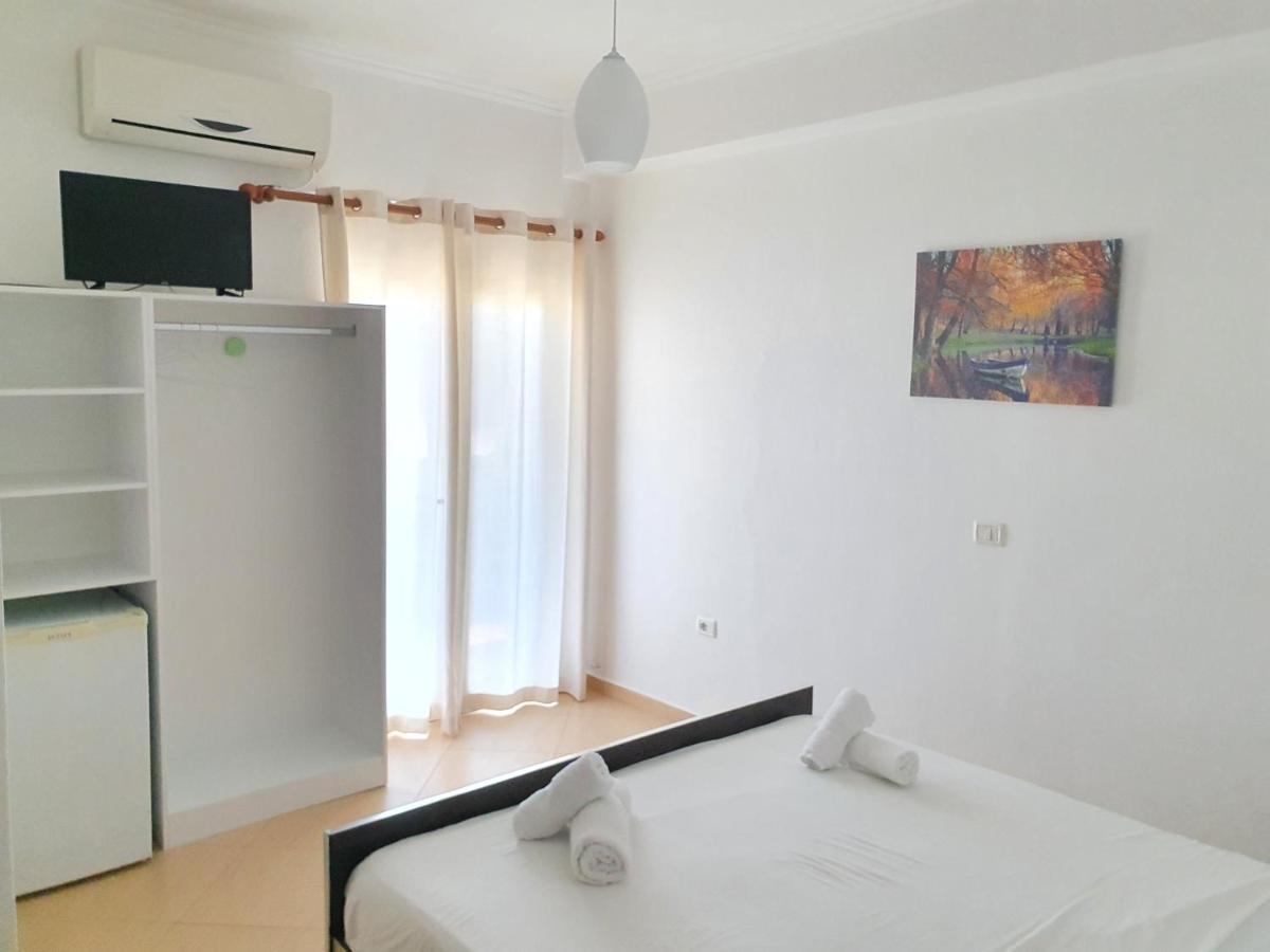 Soare Hotel Ксамил Екстериор снимка
