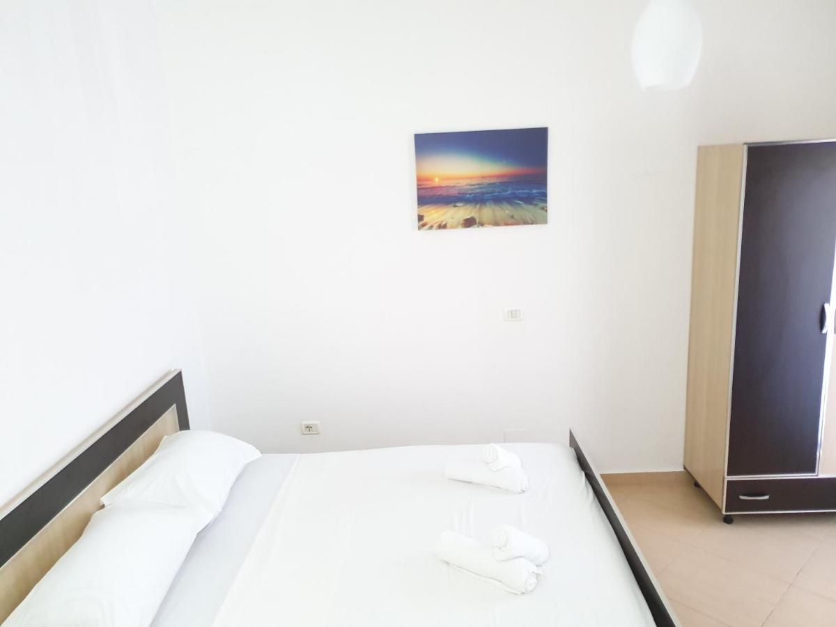 Soare Hotel Ксамил Екстериор снимка