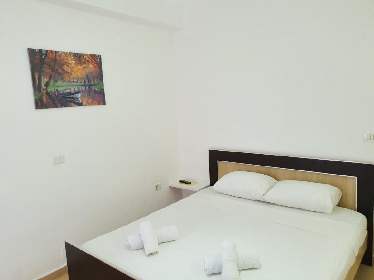 Soare Hotel Ксамил Екстериор снимка