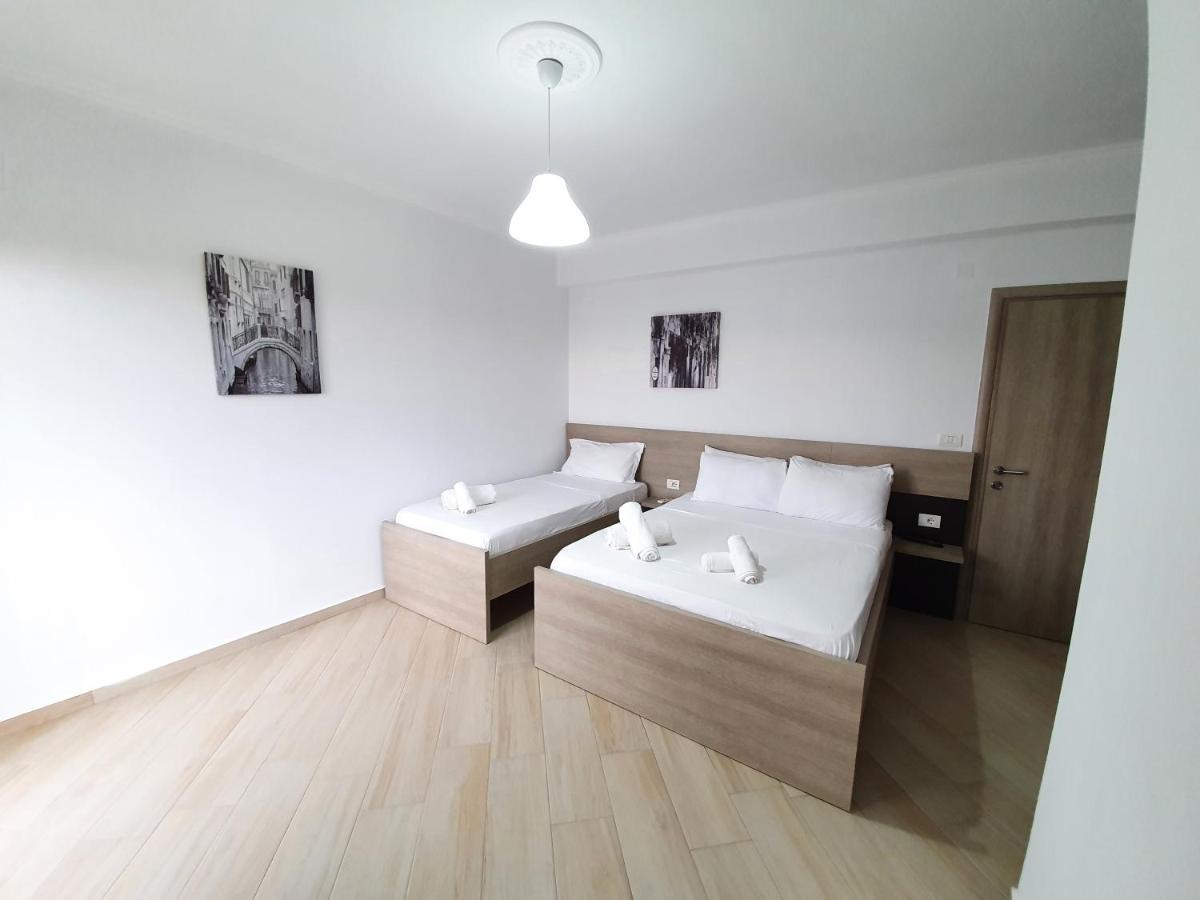 Soare Hotel Ксамил Екстериор снимка