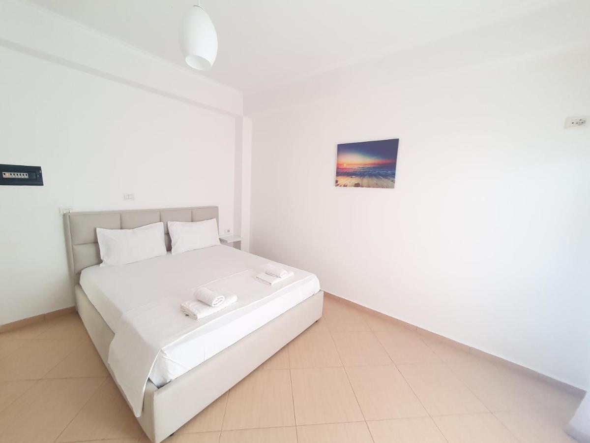 Soare Hotel Ксамил Екстериор снимка