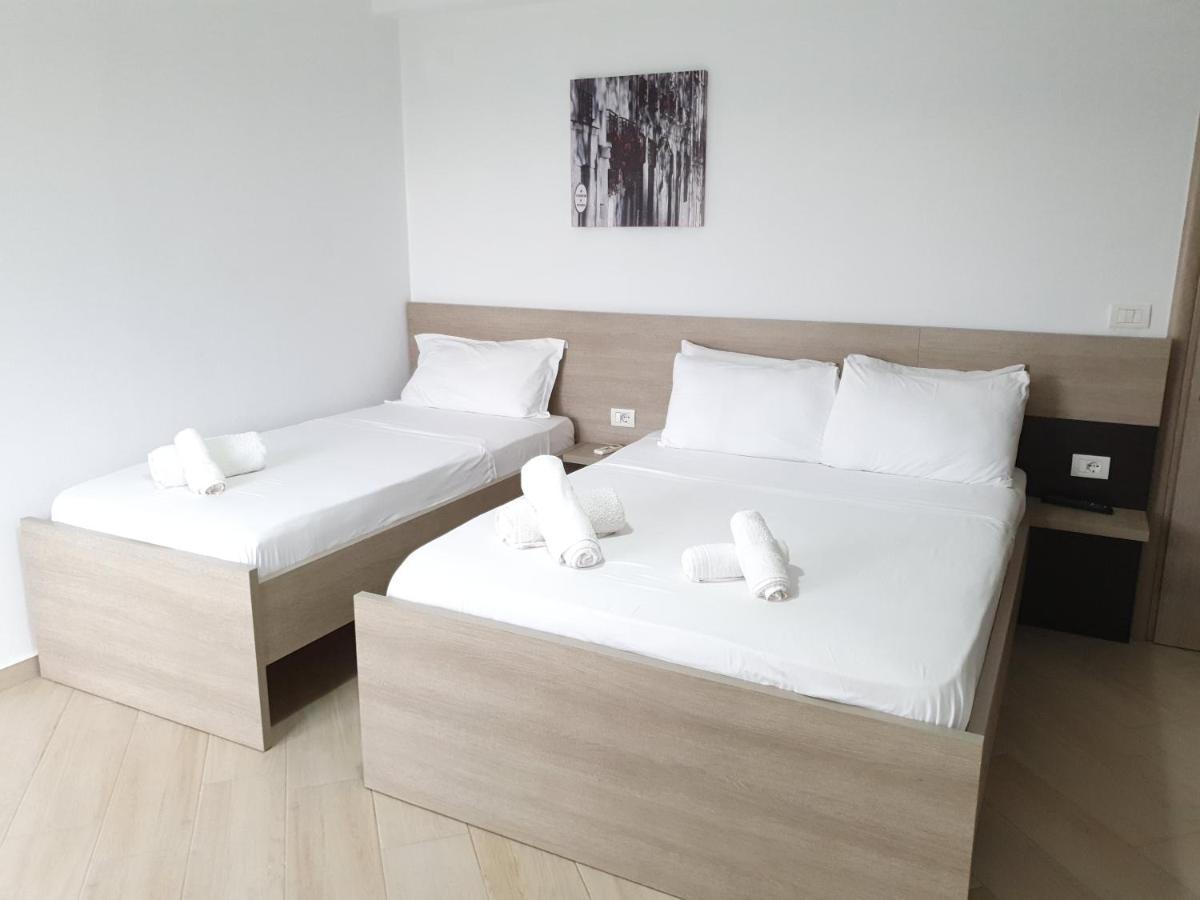 Soare Hotel Ксамил Екстериор снимка
