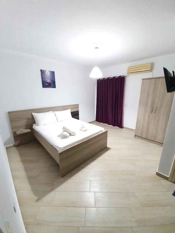 Soare Hotel Ксамил Екстериор снимка