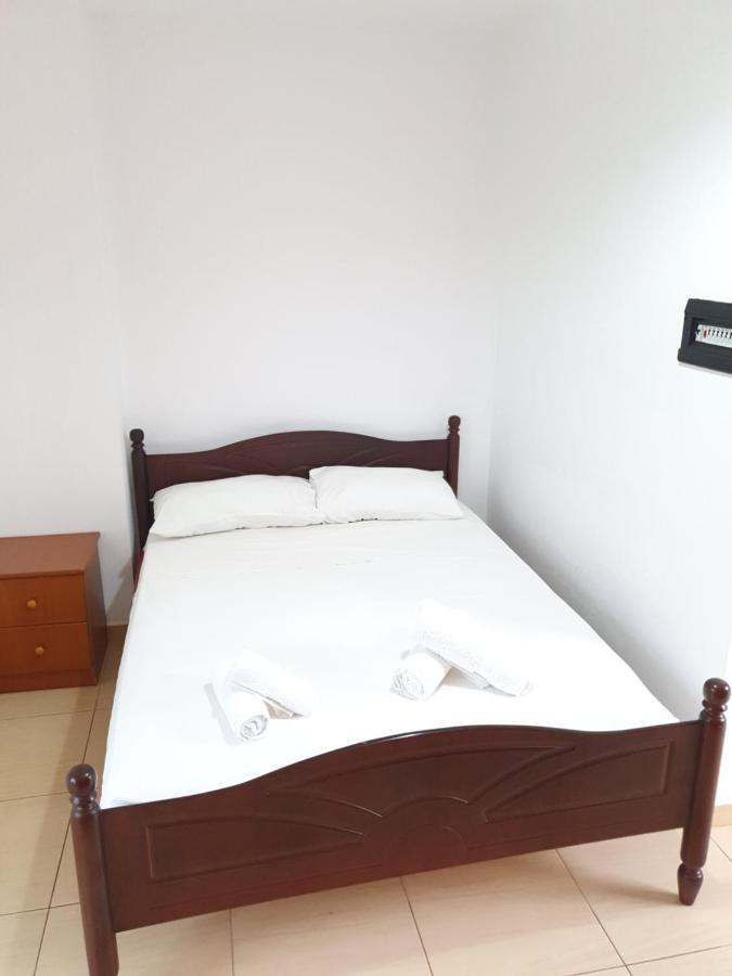 Soare Hotel Ксамил Екстериор снимка